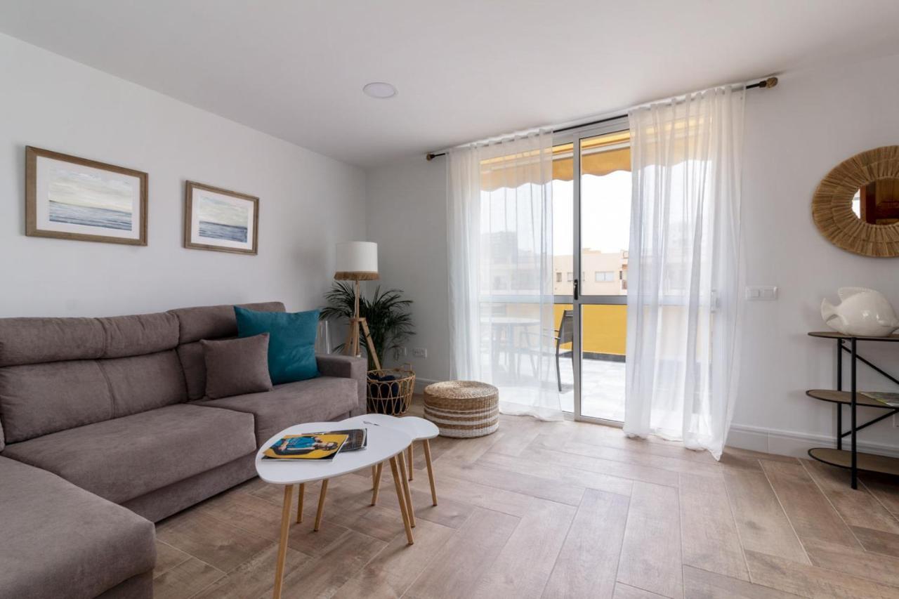 Homeforguest Atico Cecilia Con Vistas Al Mar En Los Cristianos لوس كريستيانوس المظهر الخارجي الصورة